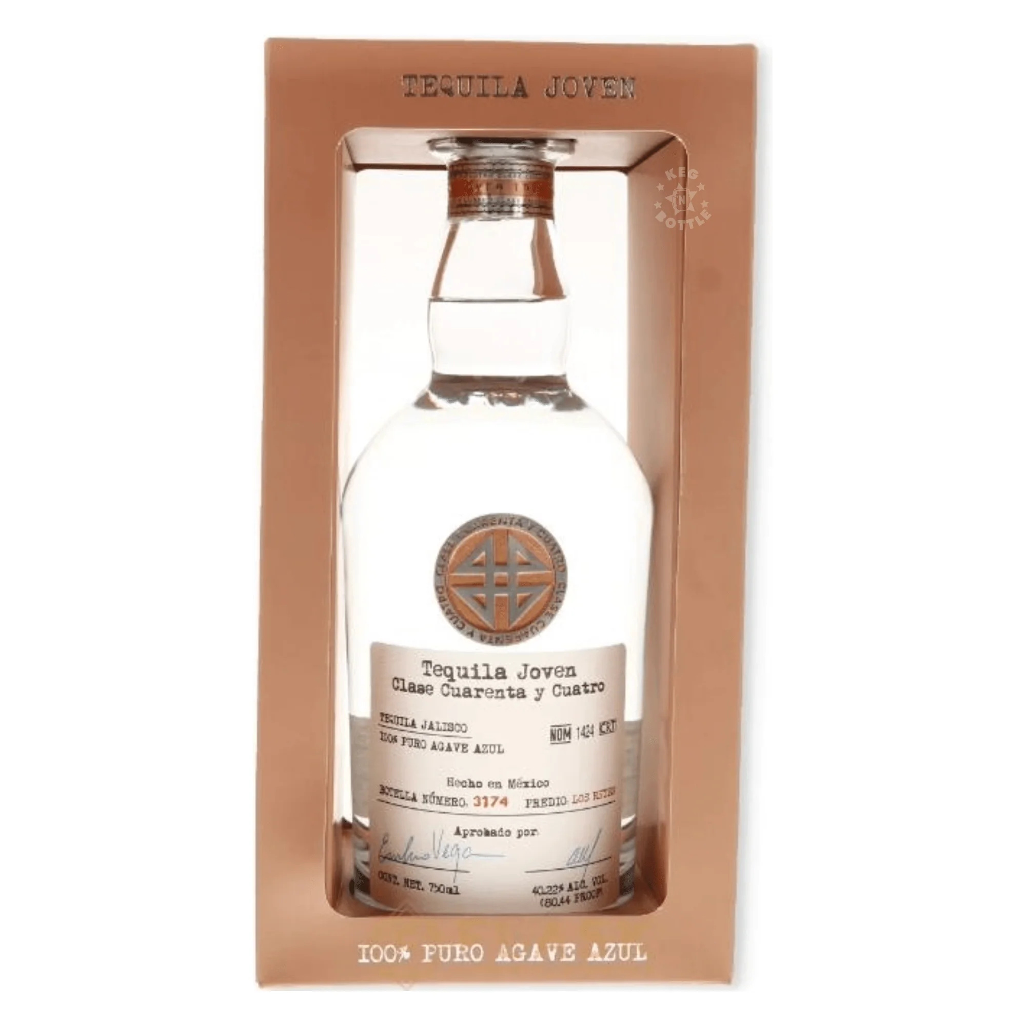 Clase Cuarenta Y Cuatro Joven Tequila (750 ml)